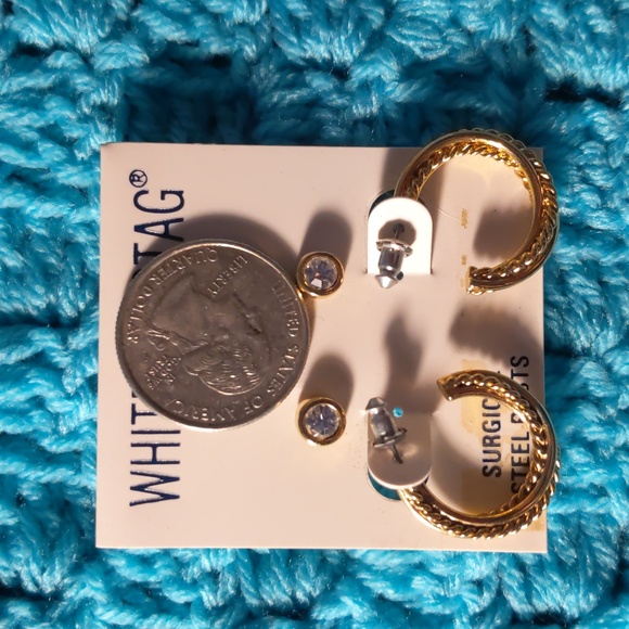 White Stag Set Of Two Gold Tone Pierced  Earrings - Picture 3 of 4